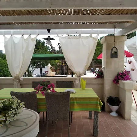 Vlla Marica أوستوني